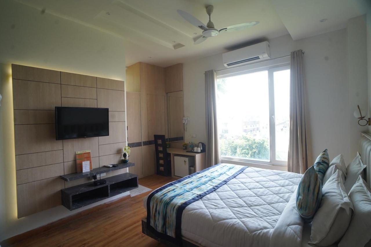 Familia Hotel And Banquets 勒克瑙 外观 照片