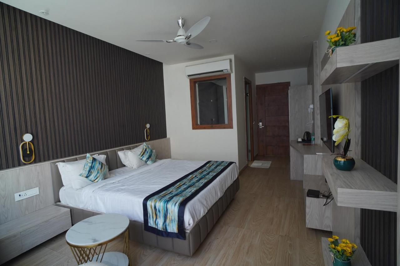Familia Hotel And Banquets 勒克瑙 外观 照片