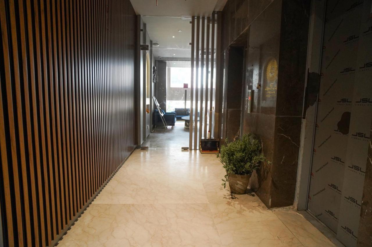 Familia Hotel And Banquets 勒克瑙 外观 照片