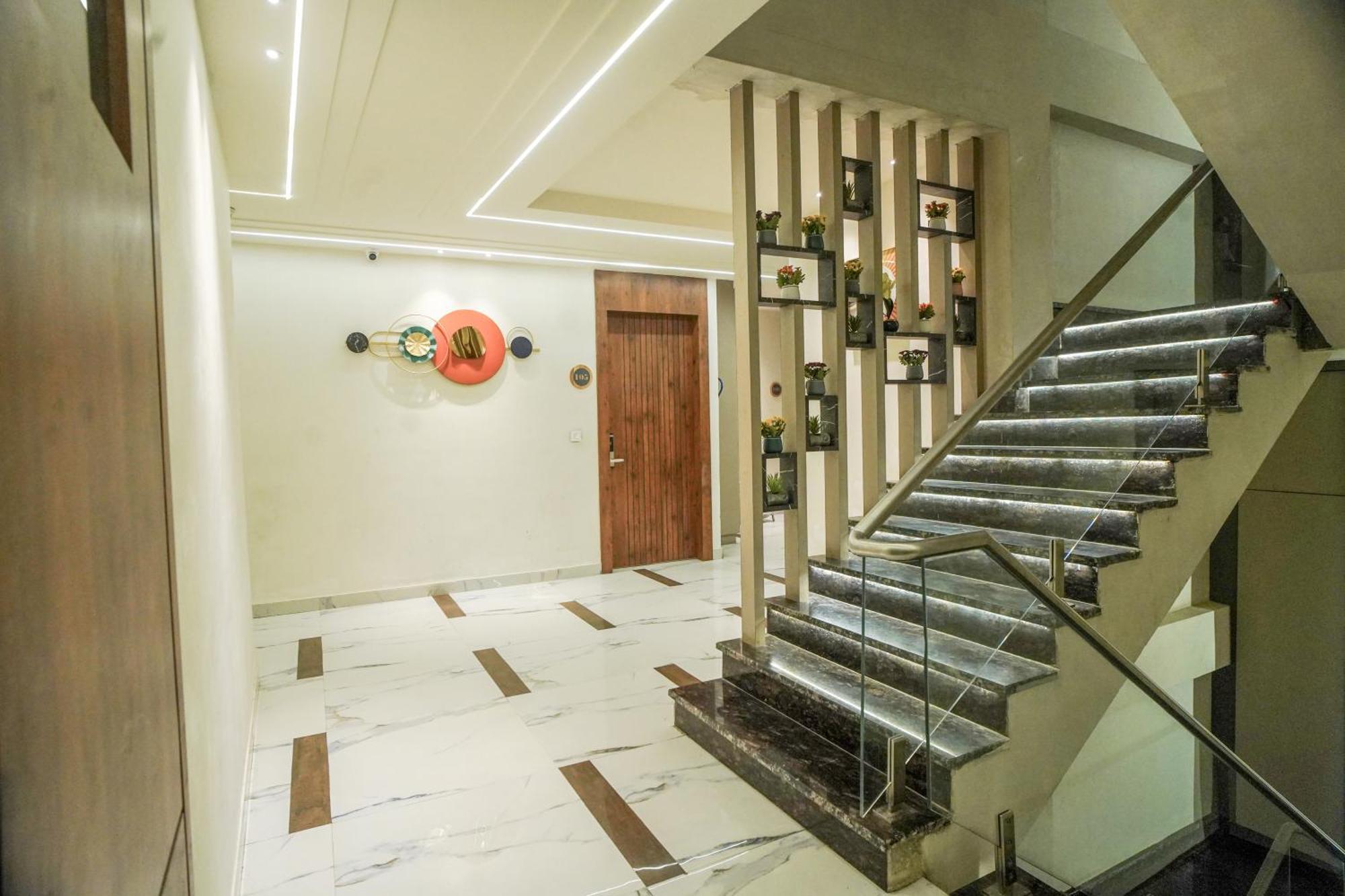 Familia Hotel And Banquets 勒克瑙 外观 照片