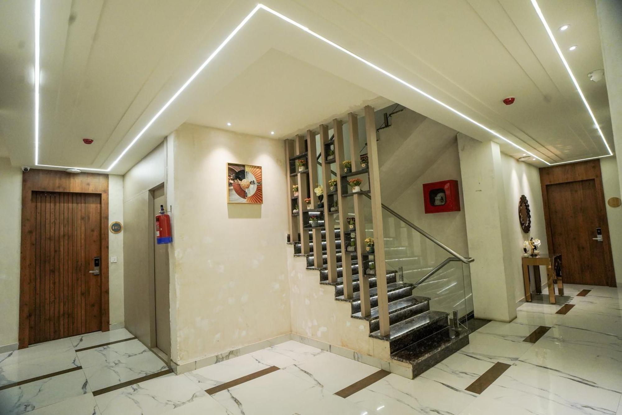 Familia Hotel And Banquets 勒克瑙 外观 照片